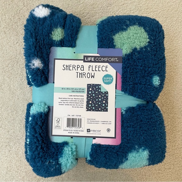 Life Comfort Blue Polka Dotted Sherpa Fleece Throw - Picture 4 of 11